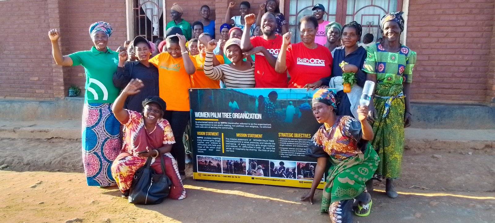 Women palm tree organization-action